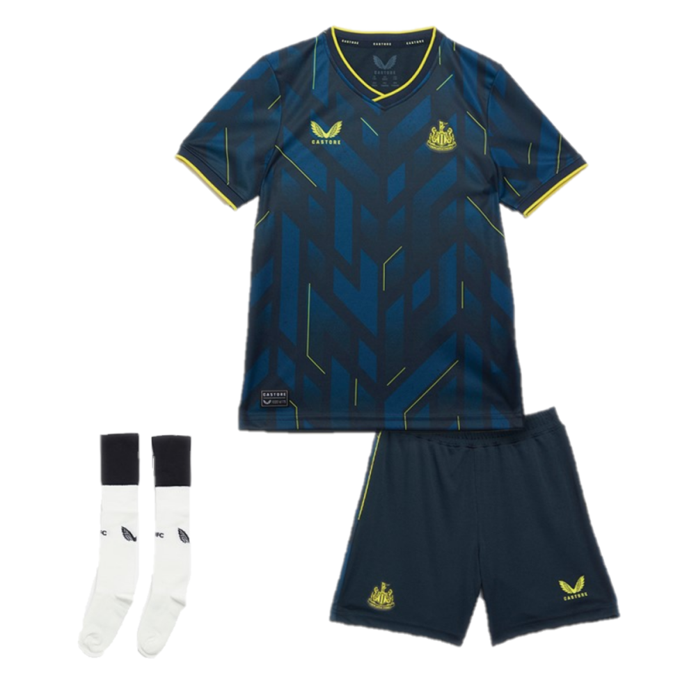 LAST 11X NEWCASTLE KIDS CASTORE FOOTBALL MINI KITS, £10 EACH, PACK PRICE £110